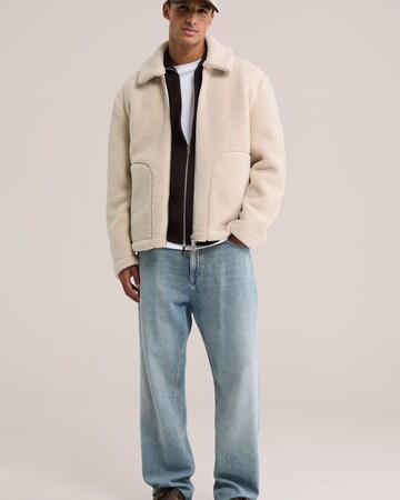 WE Fashion Поларено яке в бежово