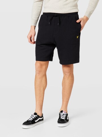 Lyle & Scott Regular Pants in Black: front