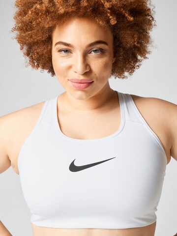 Nike Sportswear Štandardný strih Športová podprsenka 'Swoosh' - biela