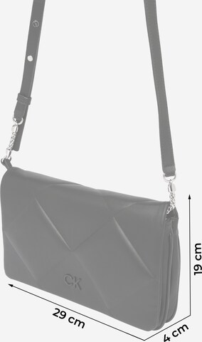 Calvin Klein Schultertasche in Schwarz