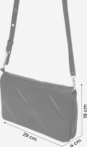 Calvin Klein Schultertasche in Schwarz