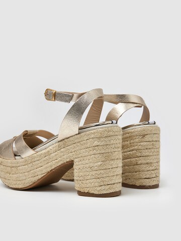 Pepe Jeans Sandals in Gold