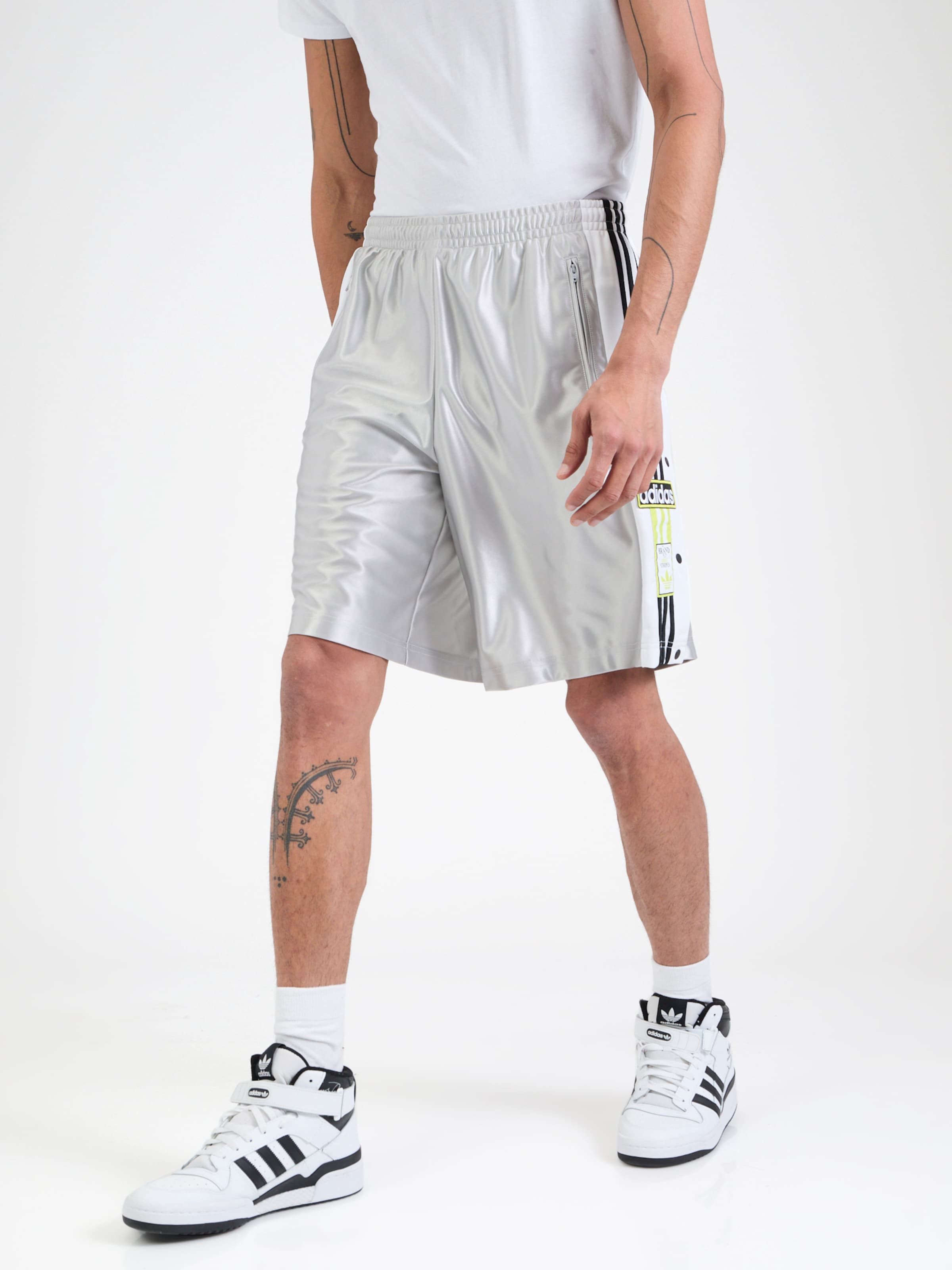 ADIDAS ORIGINALS pantaloni corti e bermuda ABOUT YOU