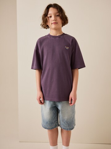 T-Shirt Next en violet : devant