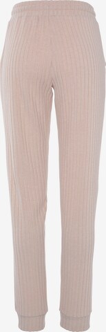 Tapered Pantaloni di LASCANA in beige