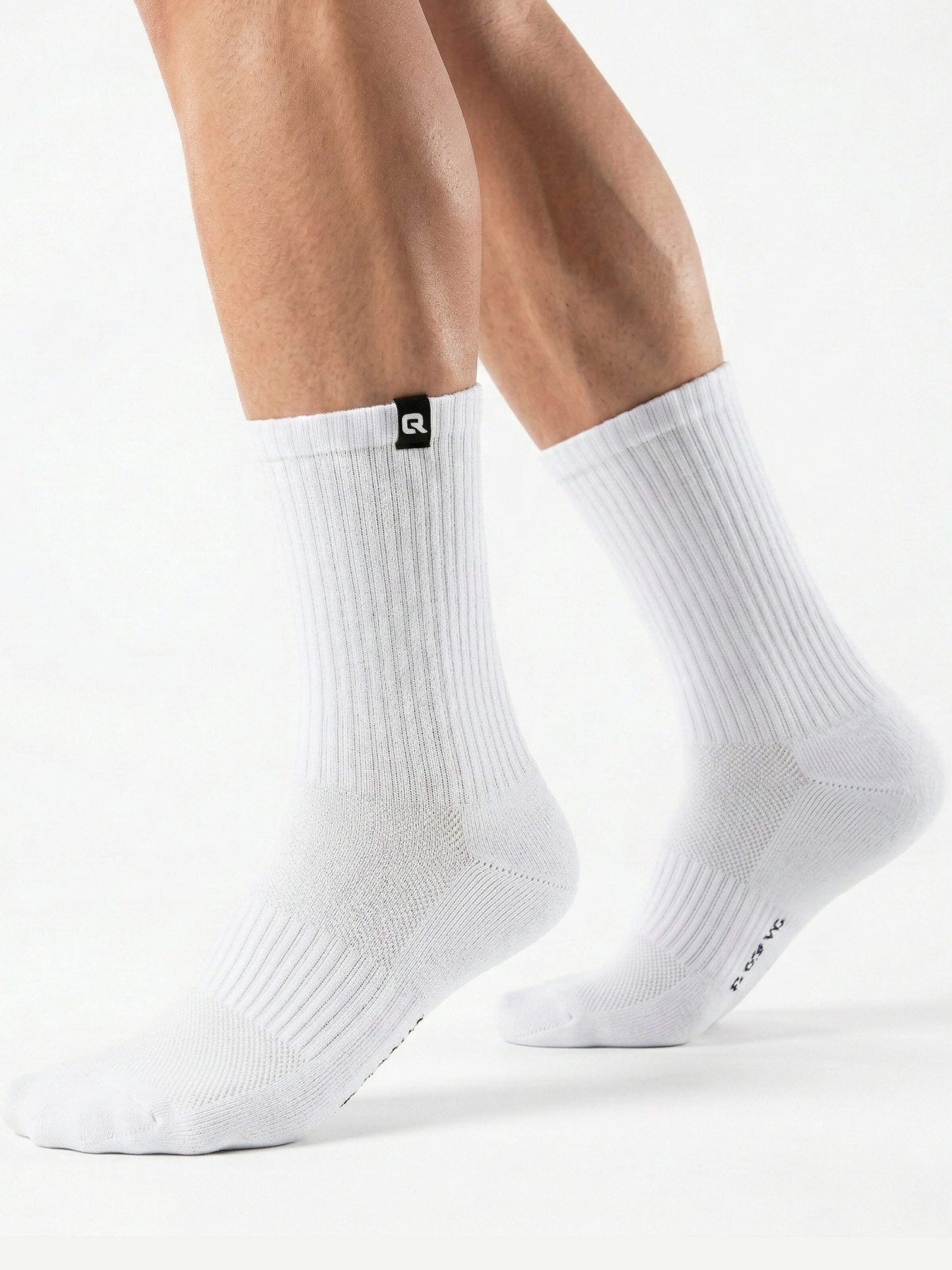 QOLONIA Socks in Grey: front