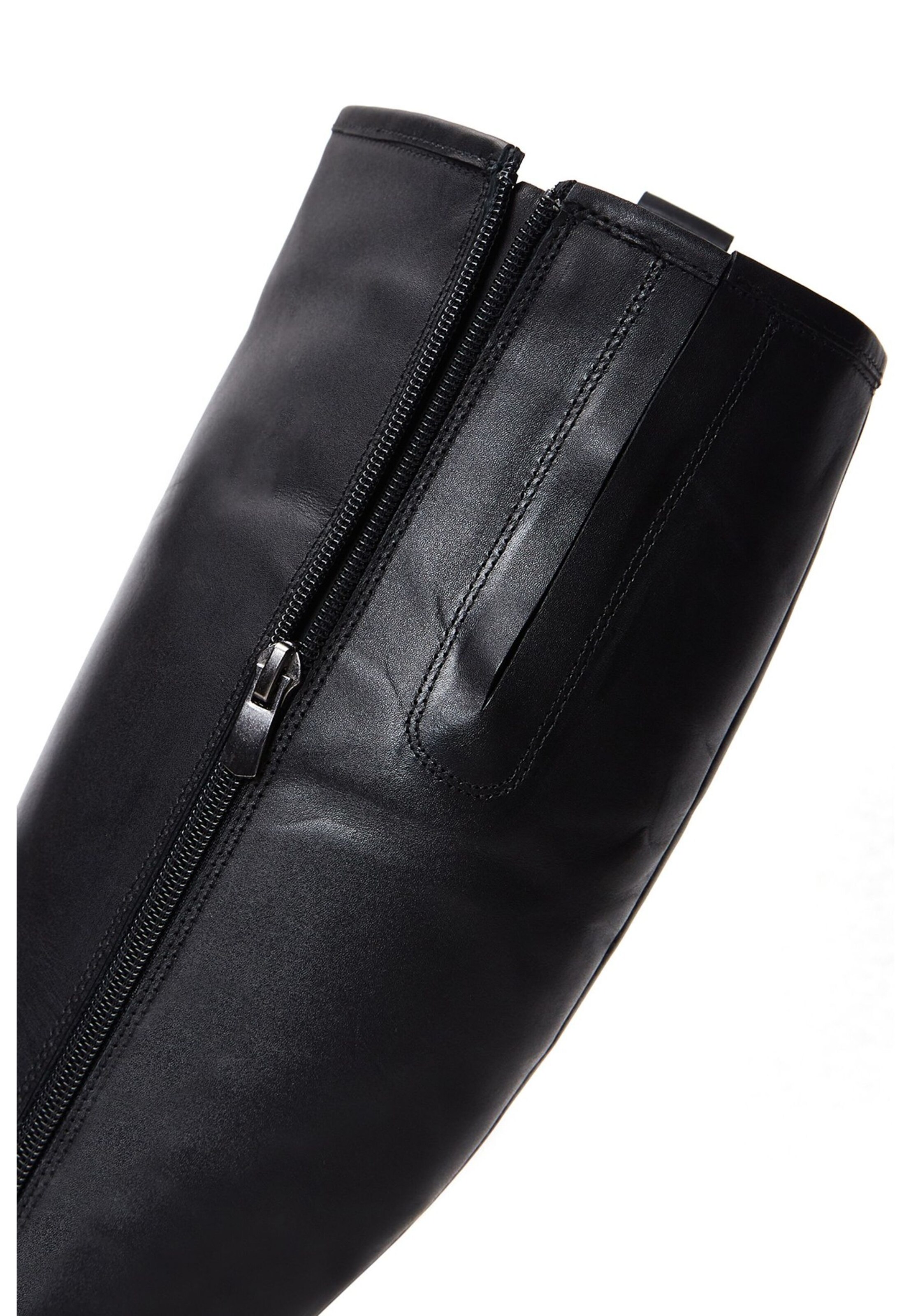 Derimod Boot in Black