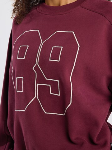 America Today Sweatshirt in Red