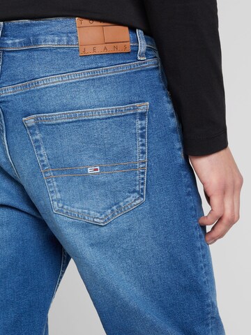 Tommy Jeans Normalny krój Jeansy 'DAD TAPERED' w kolorze niebieski