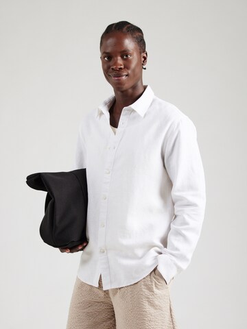SELECTED Regular fit Button Up Shirt 'SLHLEROY' in White: front