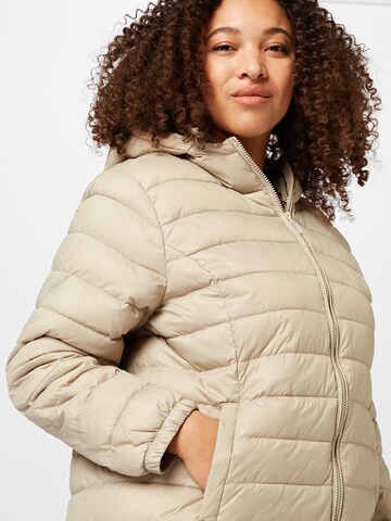 Veste d’hiver 'Tahoe' ONLY Carmakoma en beige