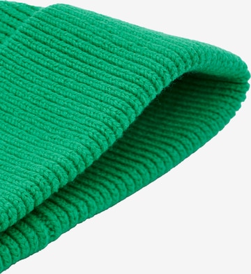 EDITED Beanie 'Enya' in Green: front