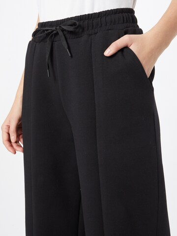 s.Oliver Wide Leg Hose in Schwarz