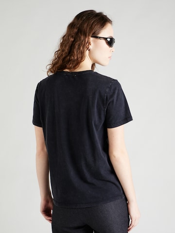 Tricou de la GARCIA pe negru