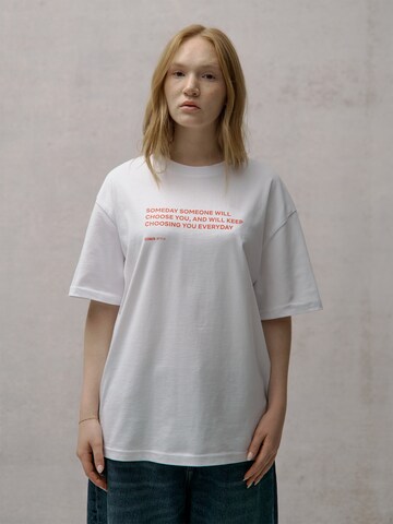 Netflix Collection Shirt in White: front