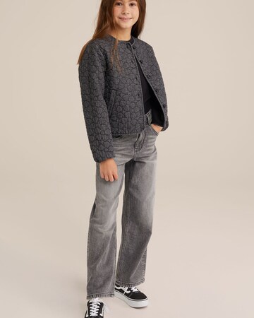 WE Fashion Демисезонная куртка в Серый