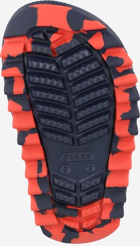 Crocs حذاء للثلج بلون أزرق