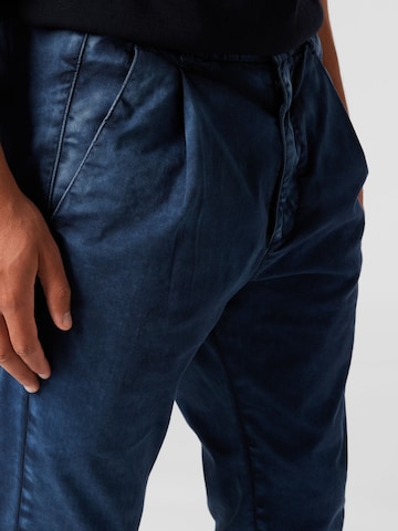 DRYKORN - Tapered Pantalón plisado 'Chasy' en azul