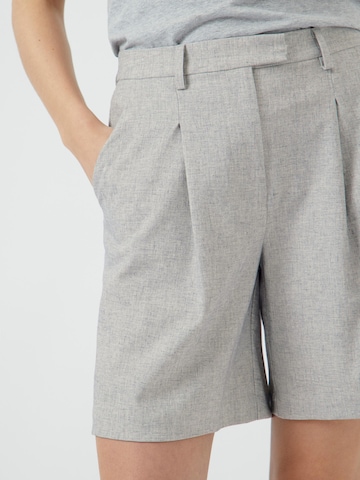 Regular Pantalon 'YASRiu' YAS en gris