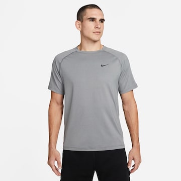 T-Shirt fonctionnel 'Ready' NIKE en gris : devant