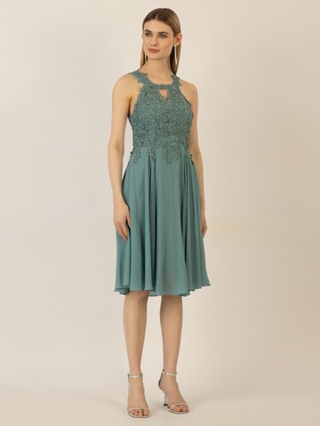 APART Kleid in Grün