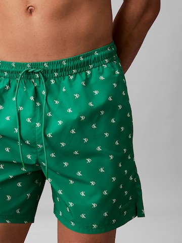 Regular Shorts de bain Calvin Klein Swimwear en vert
