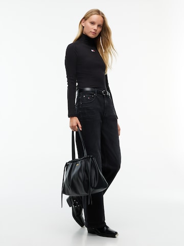 Tricou de la Tommy Jeans pe negru