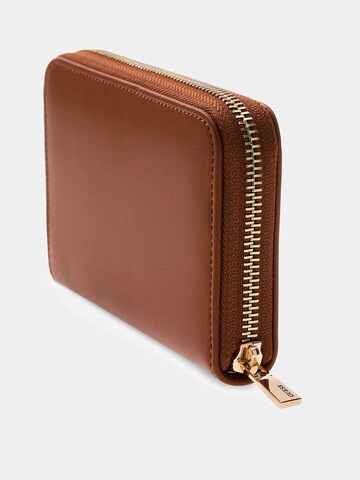 GUESS Wallet 'Janie' in Brown