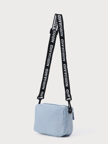 MADS NORGAARD COPENHAGEN Чанта с презрамки 'Tian Fae' в синьо