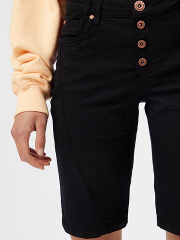 PULZ Jeans - regular Pantalón 'ROSITA' en negro