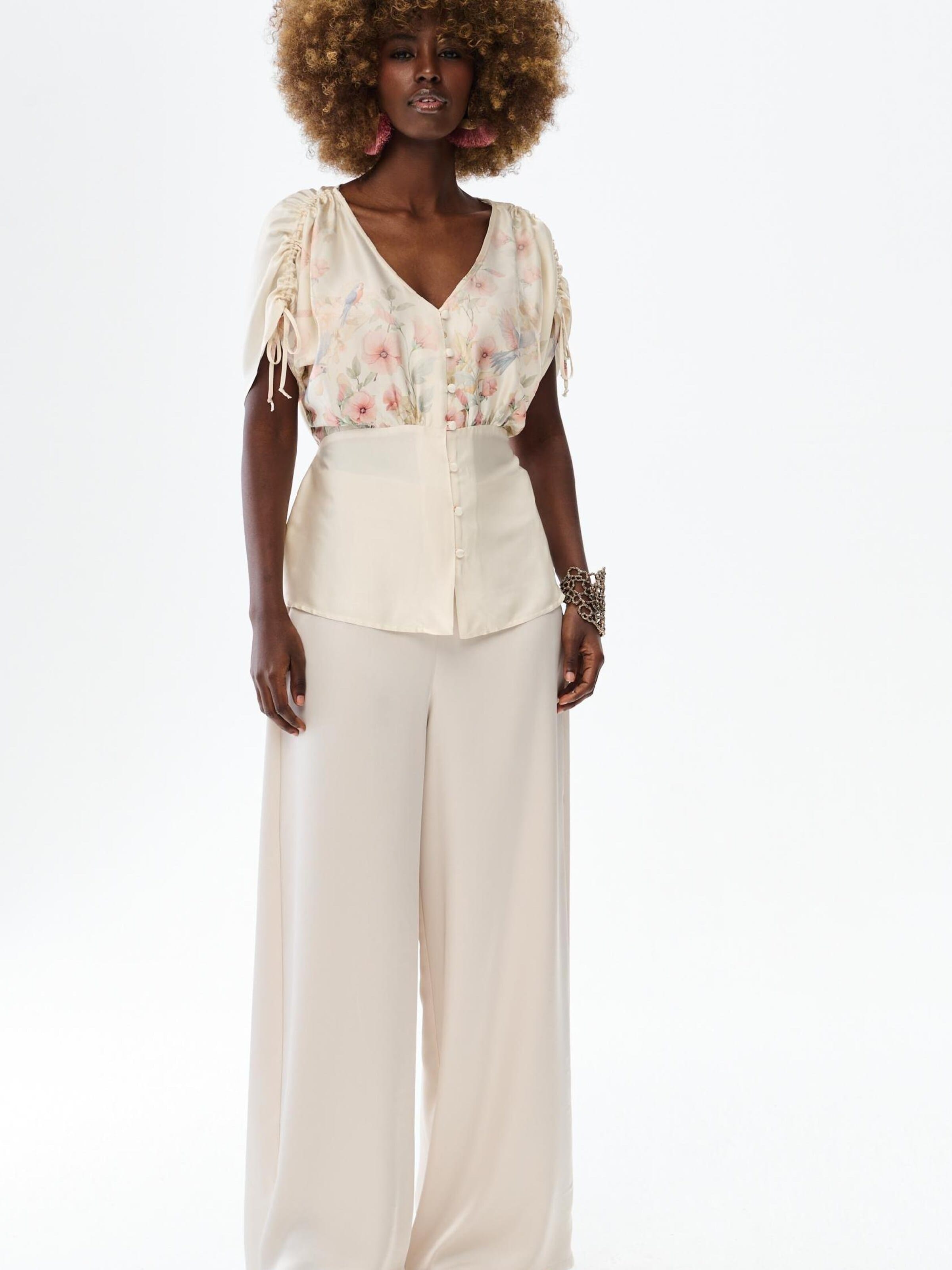 Blue Shadow Blouse 'Molli' in Beige
