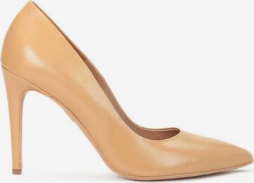 Kazar Pumps in Beige