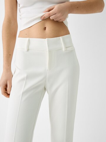 Bershka Flared Pantalon in Beige