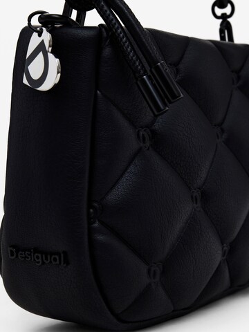 Desigual Schultertasche in Schwarz