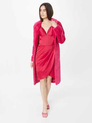 Robe Chi Chi London en rose