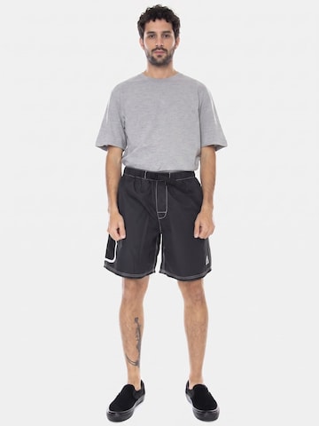 HUF Baggy Hose 'Peak'‌‌‌‌‌ in Schwarz: Vorderseite