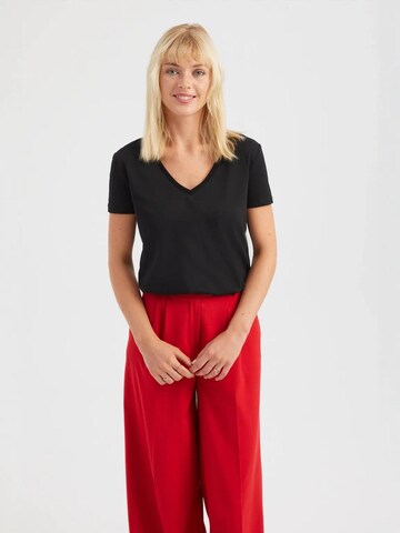 Hiccup T-Shirt in Schwarz: Vorderseite