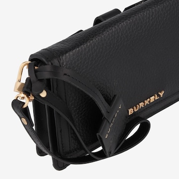 Burkely Schultertasche in Schwarz