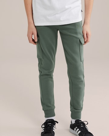 regular Pantaloni di WE Fashion in verde: frontale