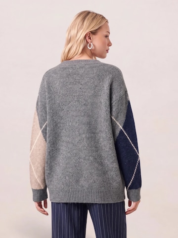 noar studios Sweater in Grey