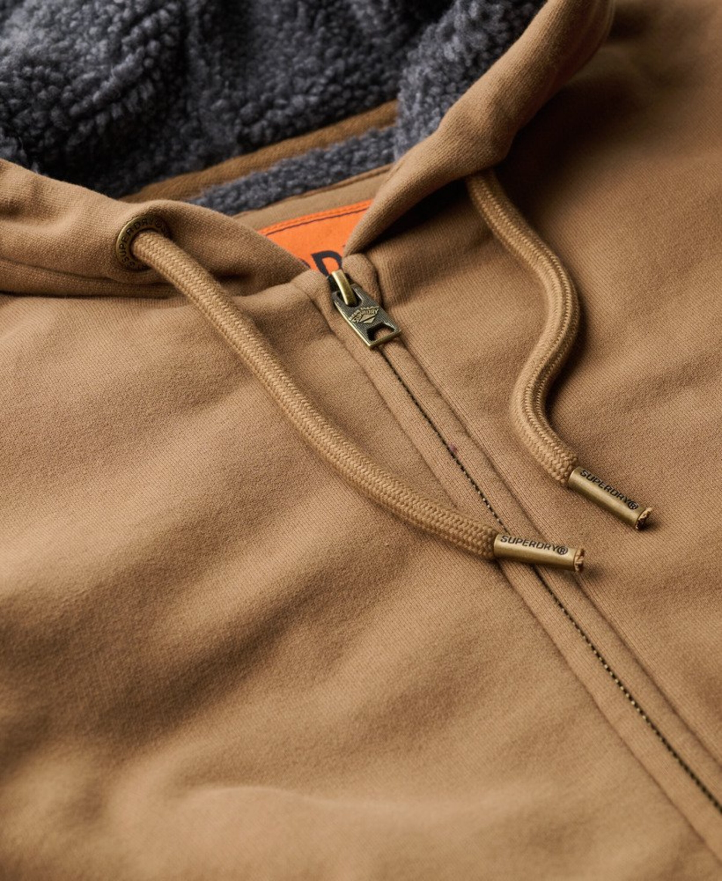Superdry Sweatvest in Bruin
