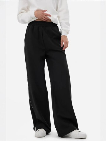 Loosefit Pantalon Hiccup en noir : devant
