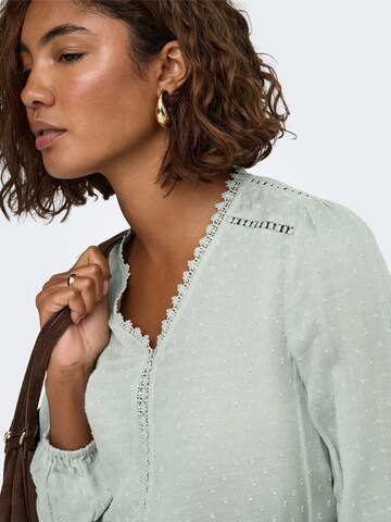 ONLY - Blusa 'ONLGEZA' en azul