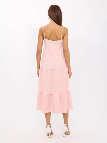 Abito estivo di Hiccup in rosa