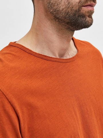 T-Shirt 'Morgan' SELECTED HOMME en orange