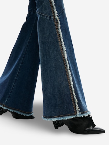Desigual - Bootcut Vaquero 'DUOL 26SWDD09' en azul