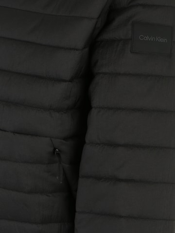 Calvin Klein Big & Tall سترة غير رسمية بلون أسود