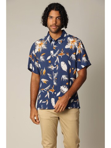 Coupe regular Chemise 'Pearl' Deeluxe en bleu : devant