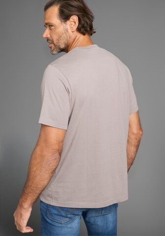 Man's World T-Shirt in Grau