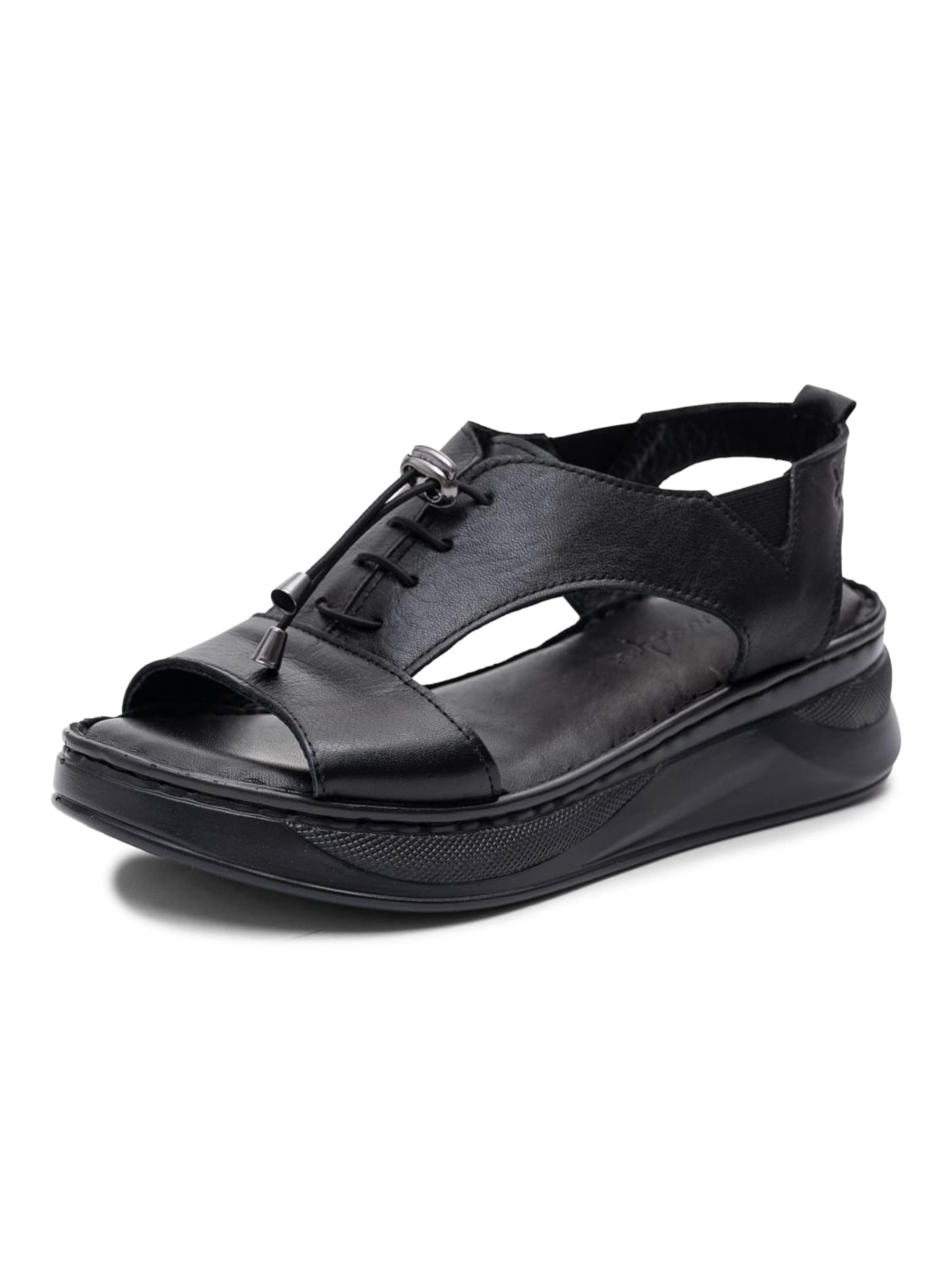 Maciejka Sandal in Black: front